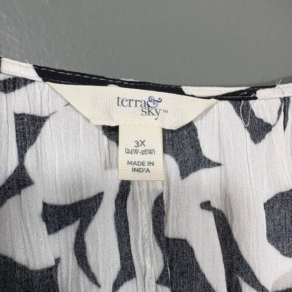 Terra & Sky Black & White Floral Boho Peasant Top - 3X 24/26 - Women's Plus Size - Picture 5 of 7